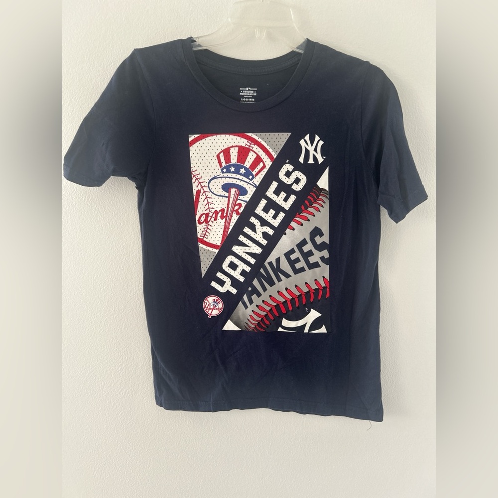 Genuine Merchandise Yankees Navy Tee